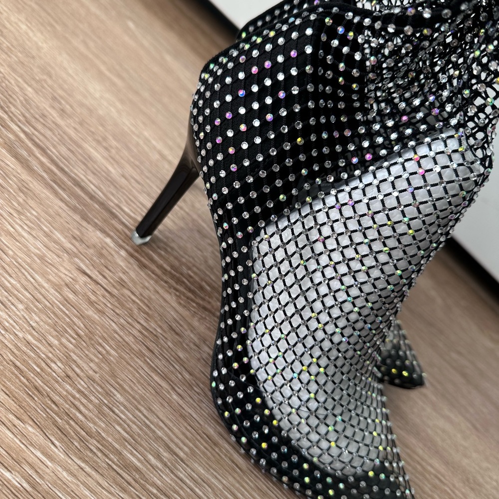 Heels - Picture 6 of 6